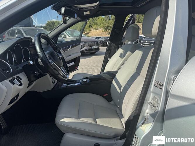 Mercedes C 250 36 interauto-car