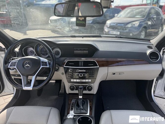 Mercedes C 250 37 interauto-car
