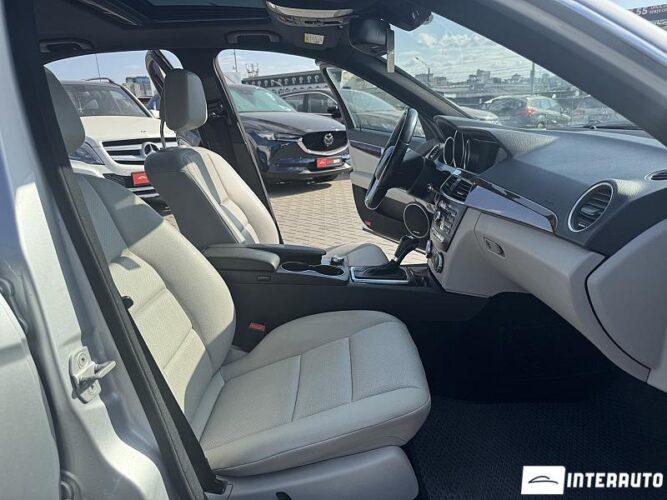 Mercedes C 250 48 interauto-car