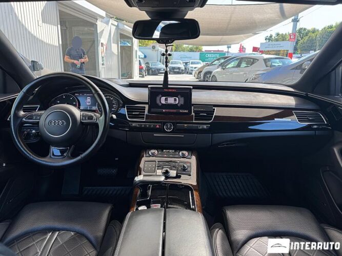 Audi A8 40 interauto-car