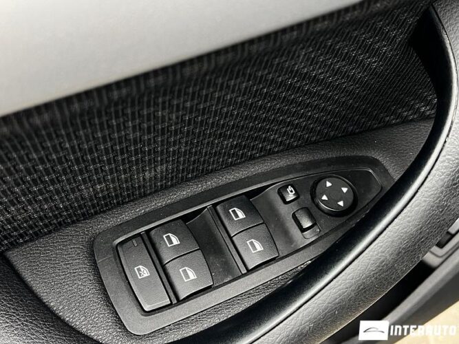 BMW X1 2.5e 35 interauto-car
