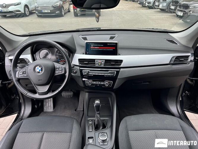 BMW X1 2.5e 37 interauto-car