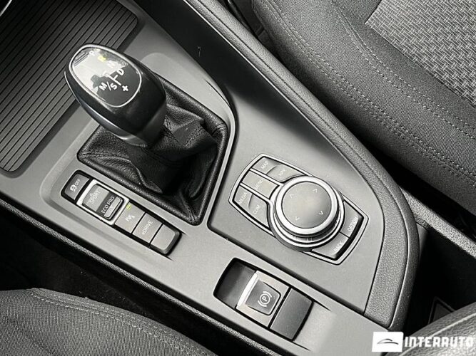 BMW X1 2.5e 43 interauto-car