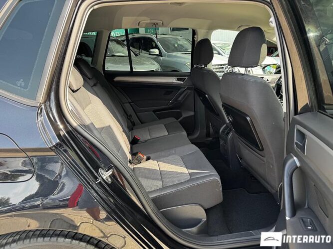 Volkswagen Golf Sport Van 41 interauto-car