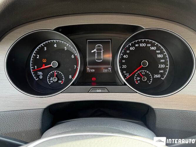 Volkswagen Golf Sport Van 36 interauto-car