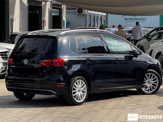 Volkswagen Golf Sport Van 30 interauto-car