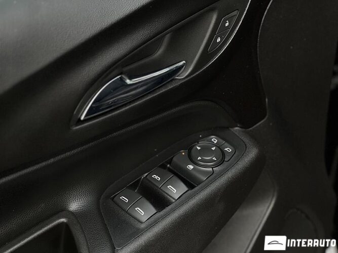 Chevrolet Equinox 47 interauto-car