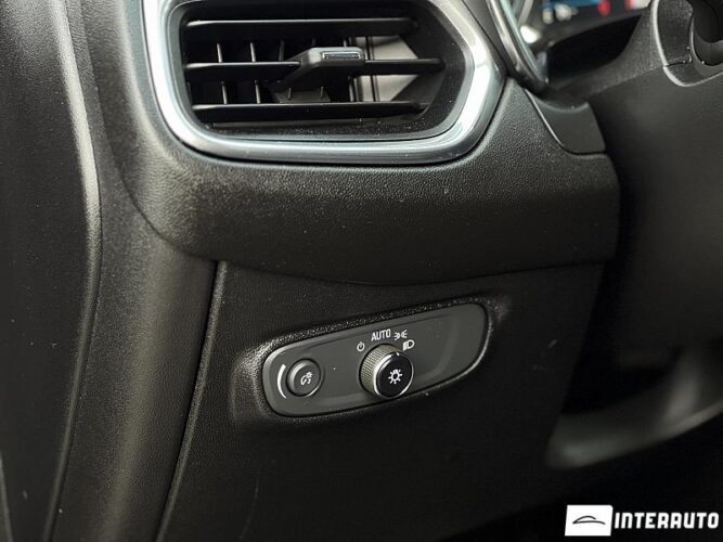 Chevrolet Equinox 49 interauto-car