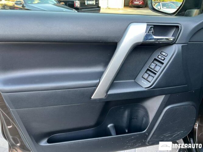 Toyota Land Cruiser Prado 44 interauto-car