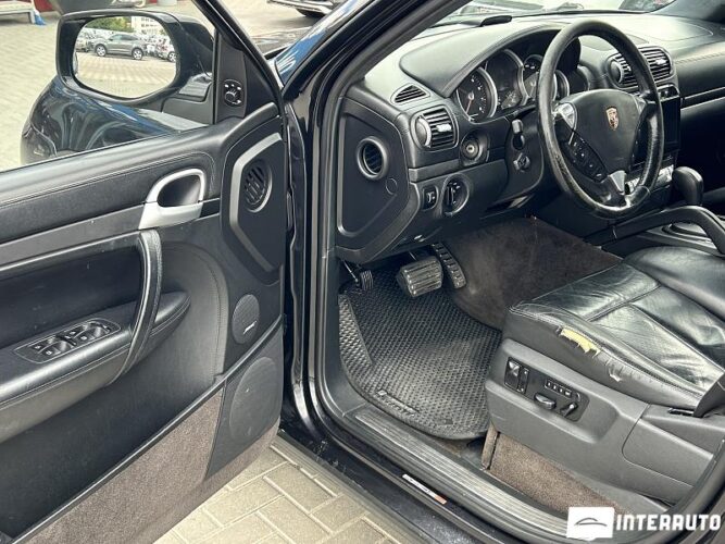 Porsche Cayenne Turbo 38 interauto-car