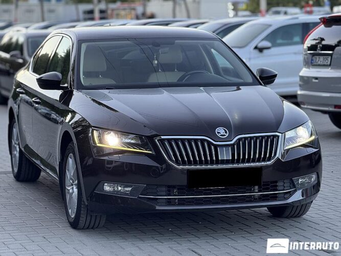 Skoda Superb 36 interauto-car