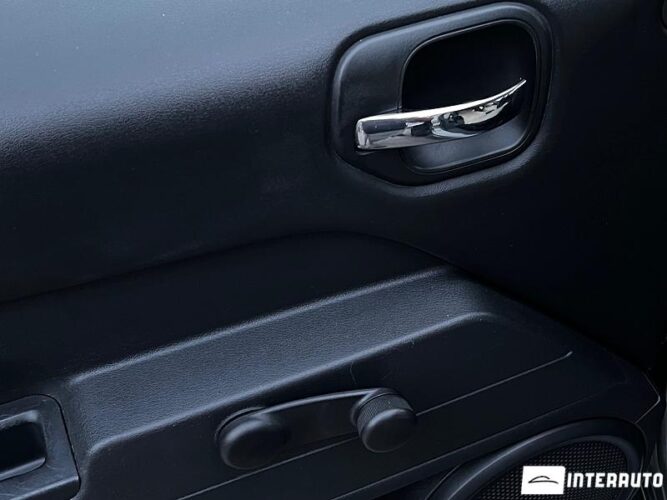 Jeep Patriot 33 interauto-car