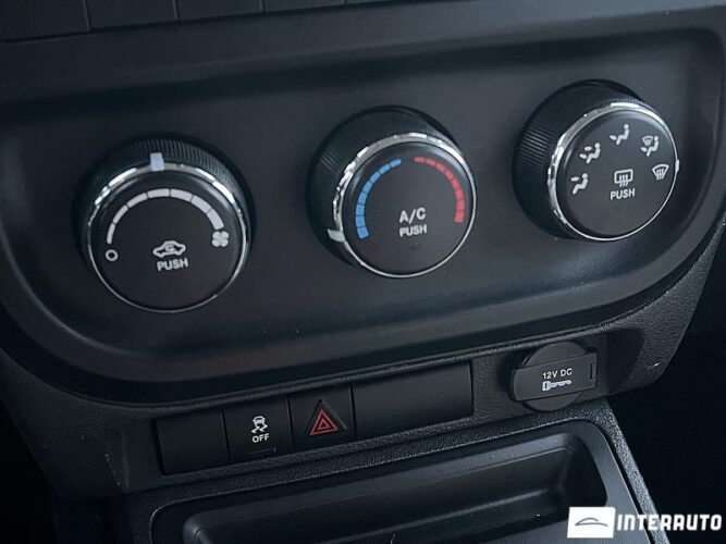 Jeep Patriot 38 interauto-car