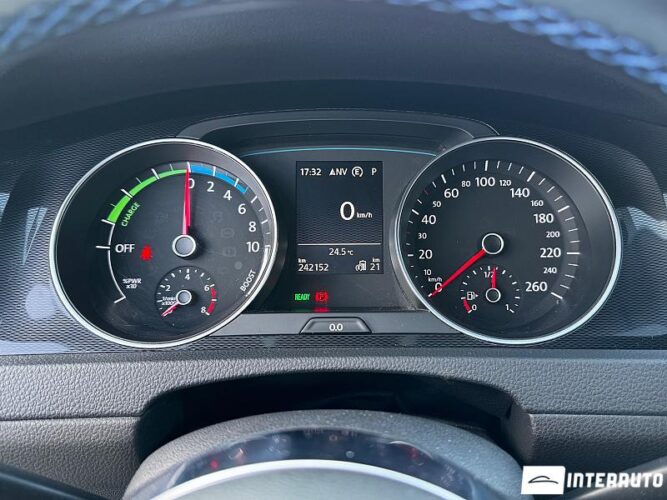 Volkswagen Golf GTE 37 interauto-car