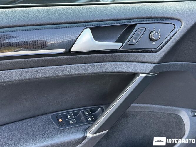 Volkswagen Golf GTE 41 interauto-car