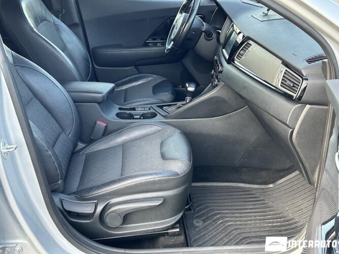 Kia Niro 45 interauto-car