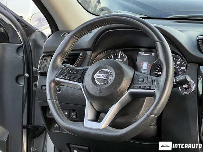 Nissan Rogue 41 interauto-car