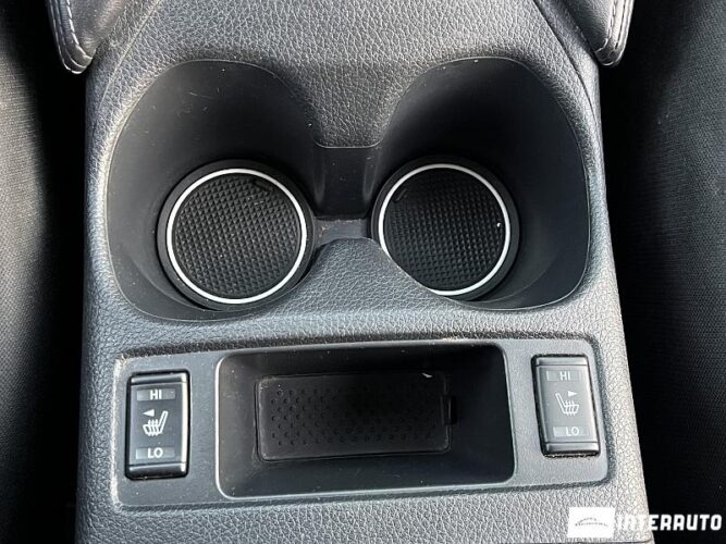 Nissan Rogue 46 interauto-car