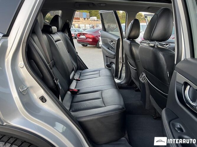 Nissan Rogue 49 interauto-car