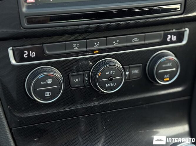 Volkswagen Golf GTE 41 interauto-car