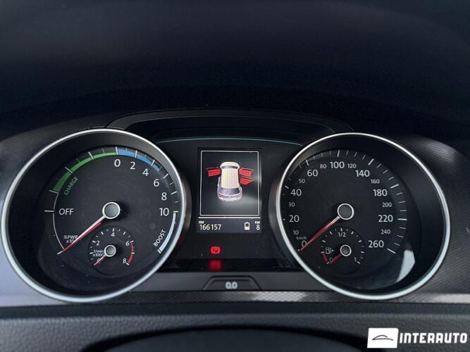 Volkswagen Golf GTE 39 interauto-car