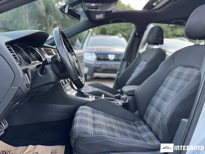 Volkswagen Golf GTE 33 interauto-car