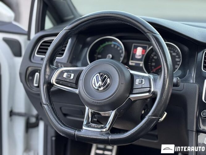 Volkswagen Golf GTE 38 interauto-car