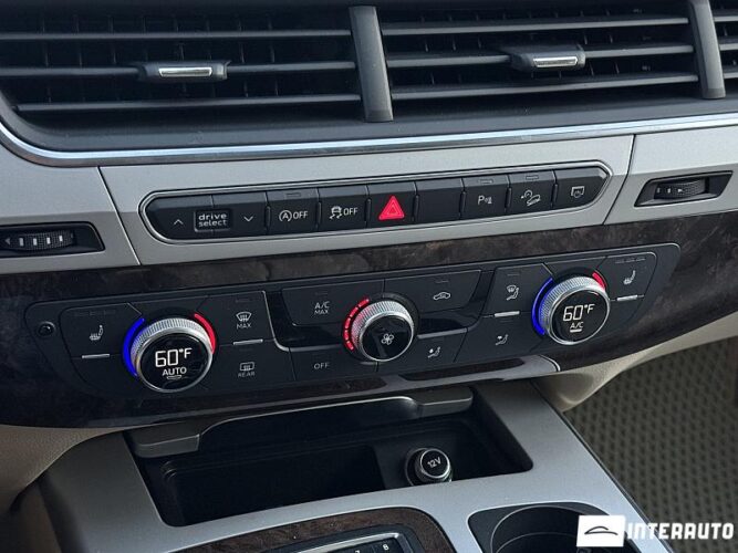 Audi Q7 47 interauto-car