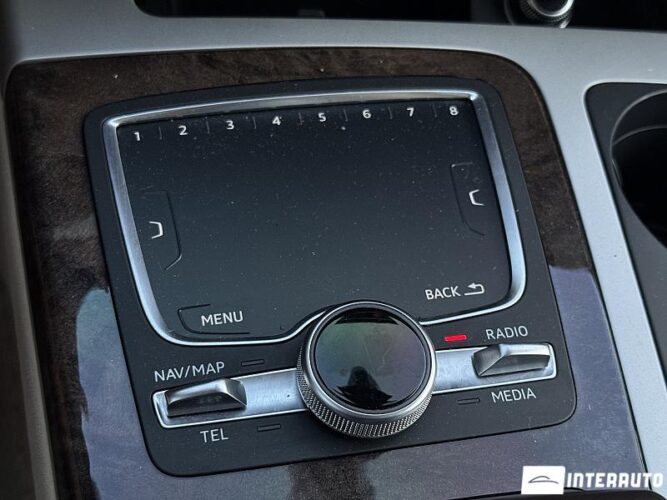 Audi Q7 49 interauto-car