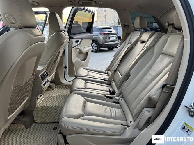 Audi Q7 54 interauto-car