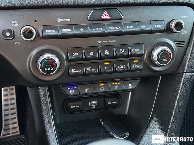 Kia Sportage 44 interauto-car