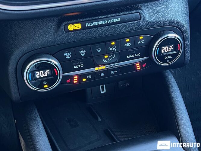 Ford Focus 43 interauto-car