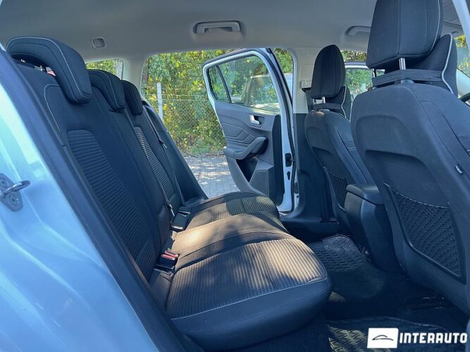 Ford Focus 47 interauto-car