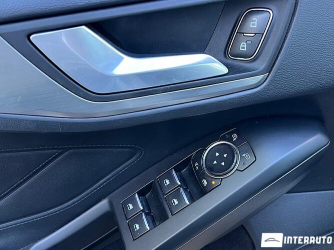 Ford Focus 36 interauto-car