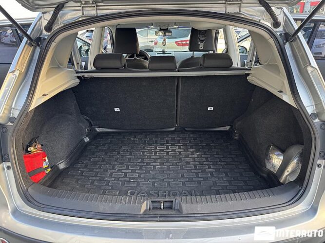 Nissan Qashqai 46 interauto-car