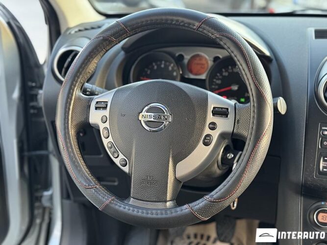 Nissan Qashqai 35 interauto-car