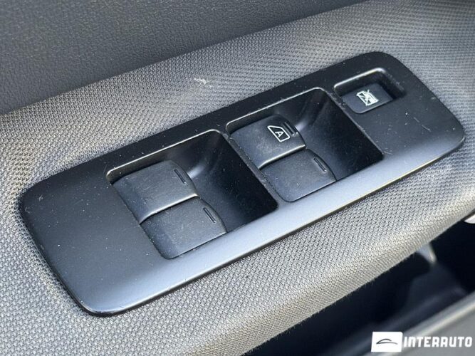 Nissan Qashqai 44 interauto-car