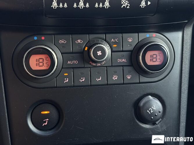 Nissan Qashqai 38 interauto-car