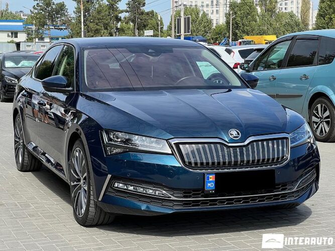 Skoda Superb 33 interauto-car