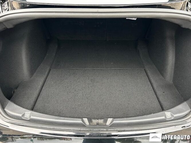 Tesla Model 3 45 interauto-car