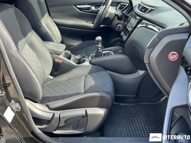 Nissan Qashqai 42 interauto-car