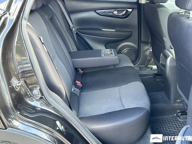 Nissan Qashqai 44 interauto-car