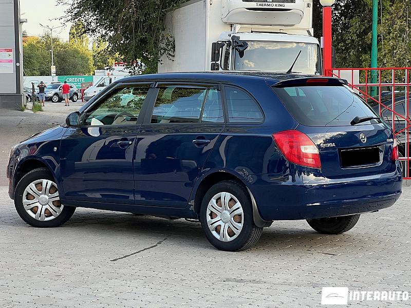 Skoda Fabia 12 automobil-interauto