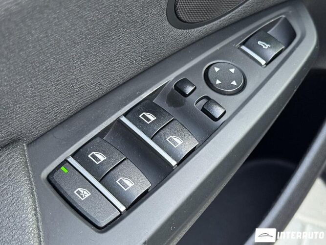 BMW X4 2.8i 50 interauto-car