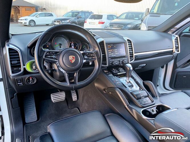 Porsche Cayenne S Hybrid 33 interauto-car