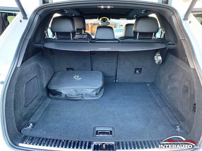 Porsche Cayenne S Hybrid 35 interauto-car