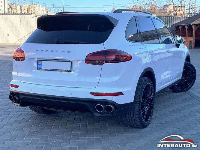 Porsche Cayenne S Hybrid 27 interauto-car