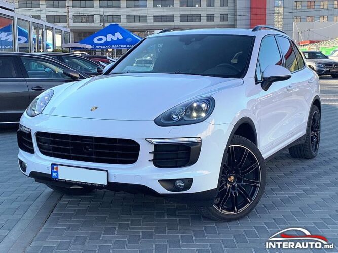 Porsche Cayenne S Hybrid 25 interauto-car