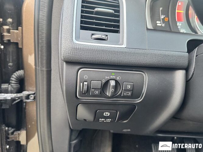 Volvo XC 60 49 interauto-car