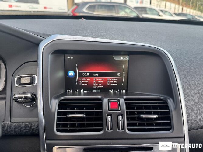 Volvo XC 60 41 interauto-car